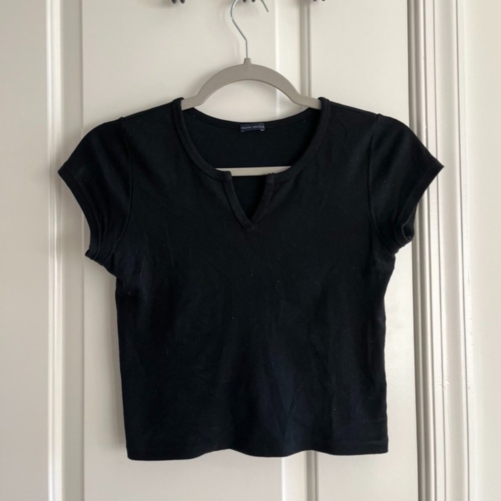 black slight v-cut top - brandy melville